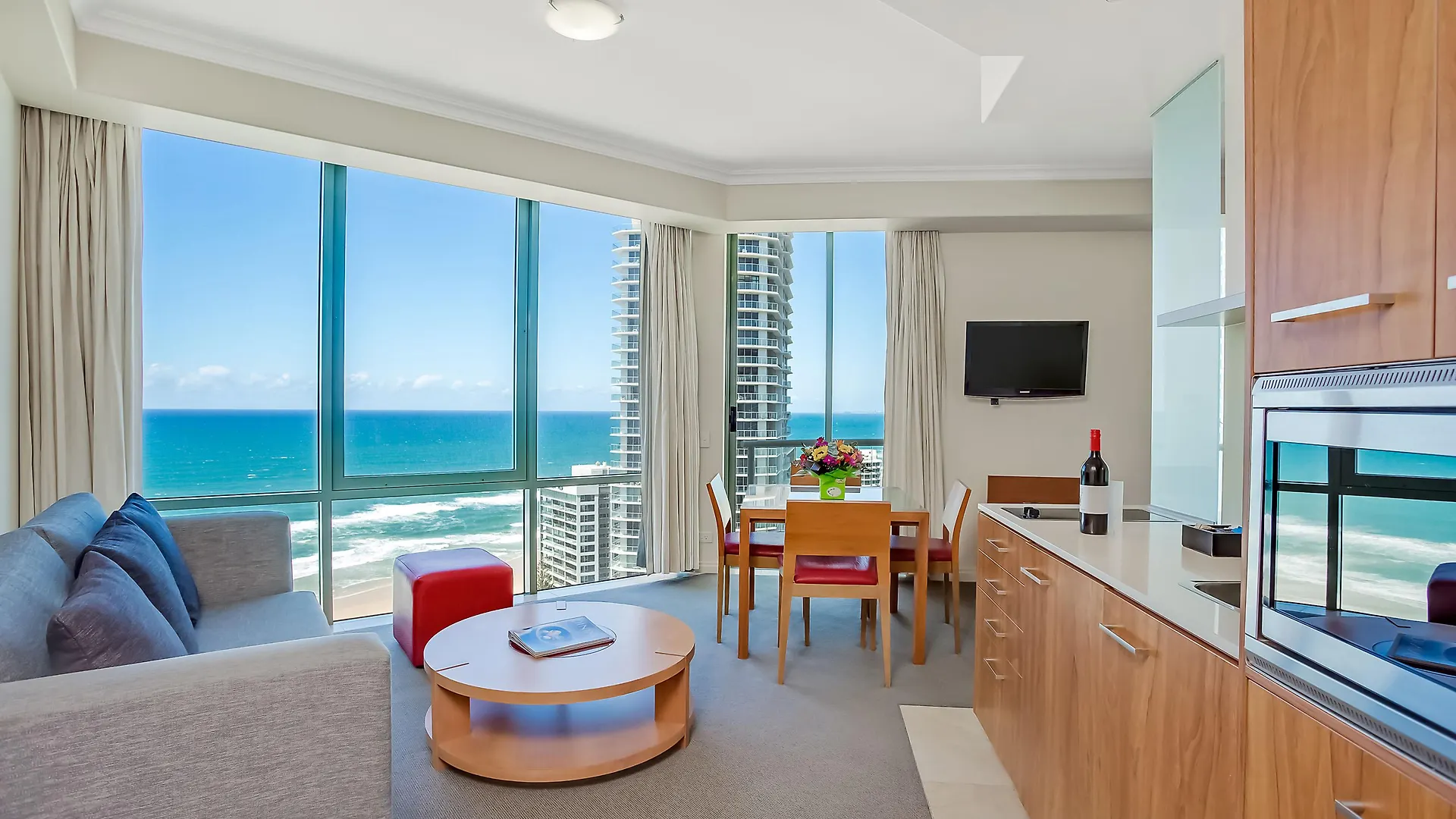 Mantra Legends Hotel Gold Coast 4*,  Australia