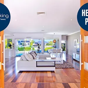 Holiday home Seaclusion 5 Bed Waterfront, Sleeps 12, Gold Coast