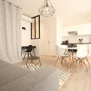 https://cosy-cocoon-cannes.fr-provencehotel.com